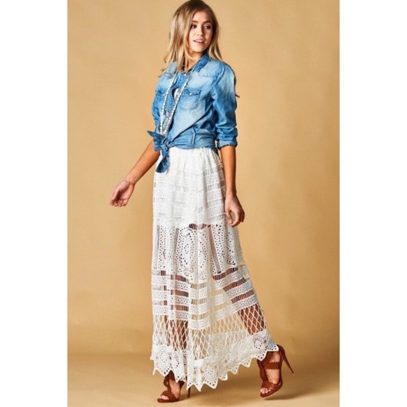 White crochet skirt - Picture 3 of 5